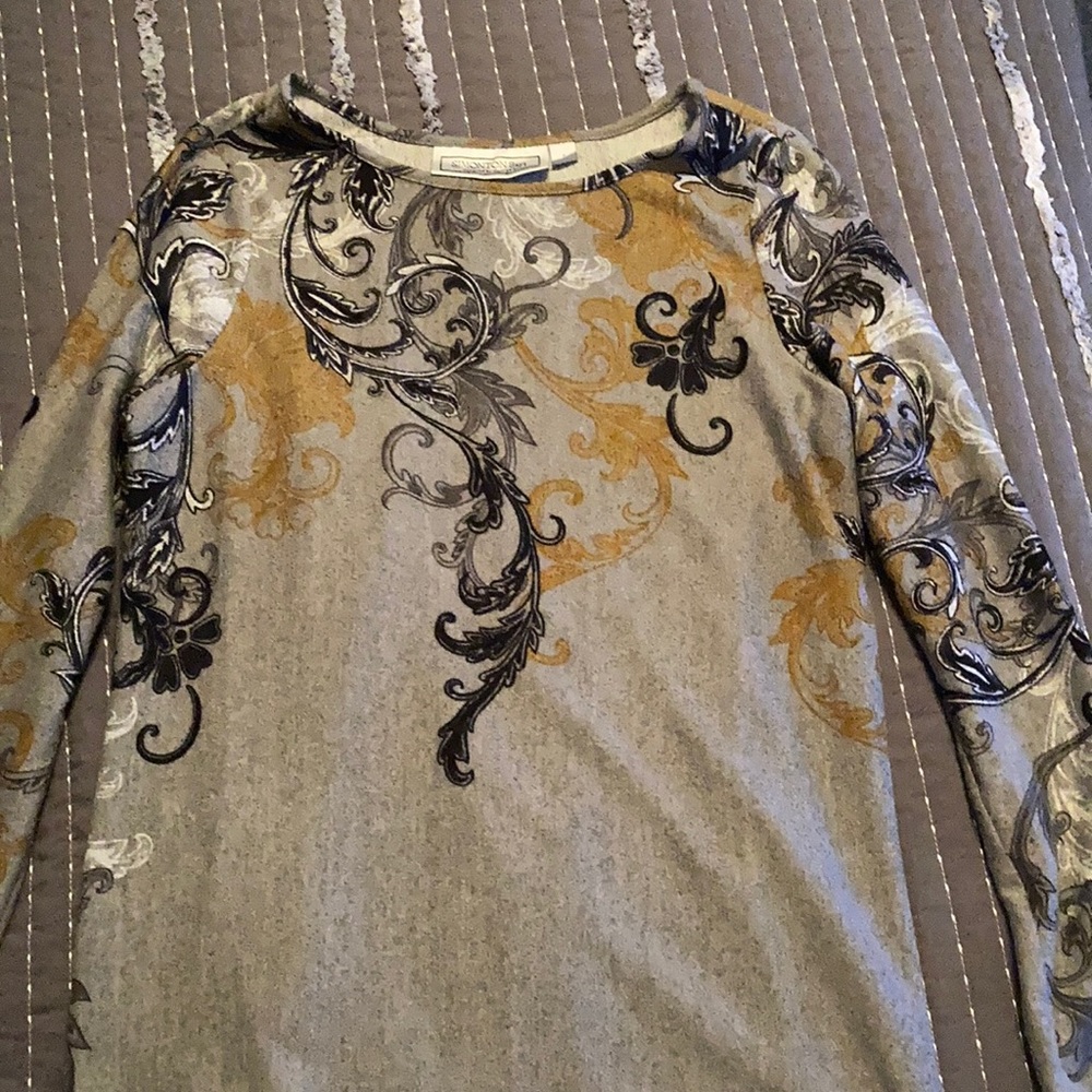 Multicolored top